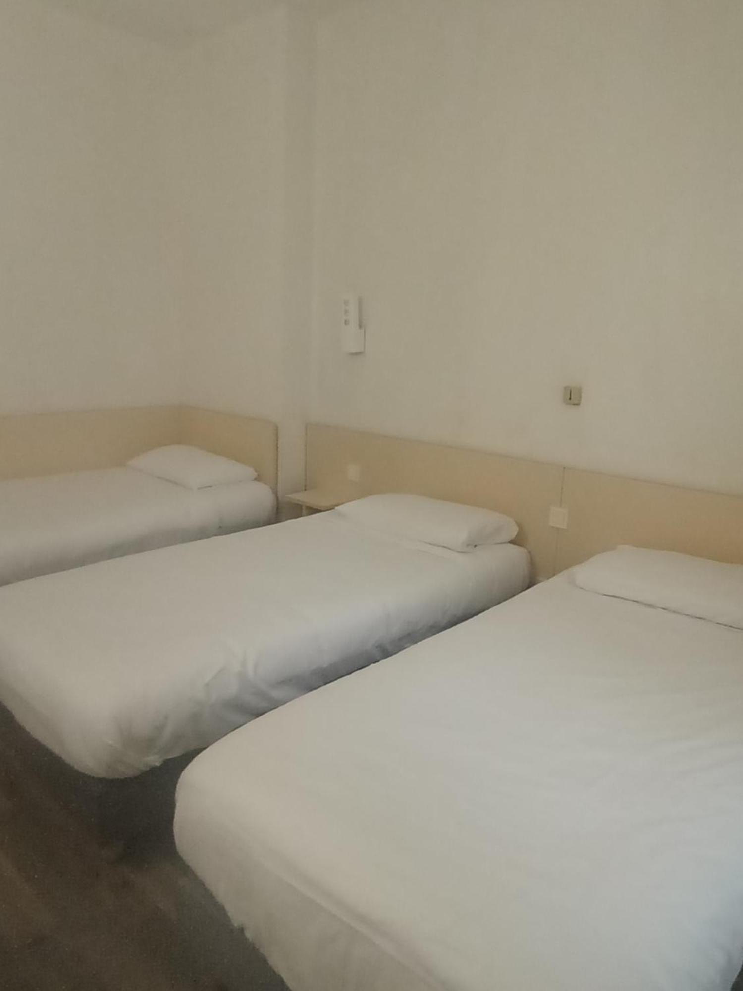 Hotel Croix Des Nordistes Lourdes Kamer foto